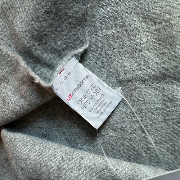 Liz Claiborne Gray Fringe Scarf - NWT - 73” long, 28” wide - Picture 3 of 5